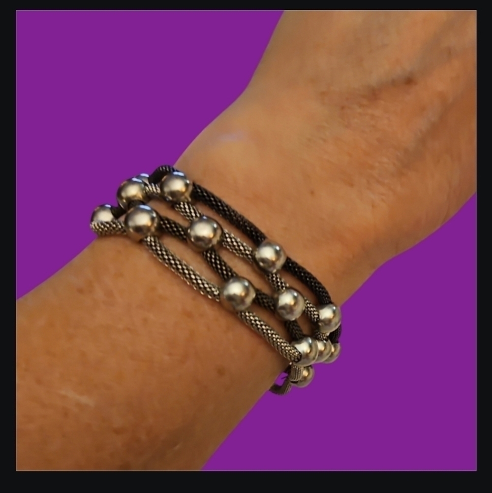 VTG Two-tone Mesh Beaded Magnetic Clasp Bracelet